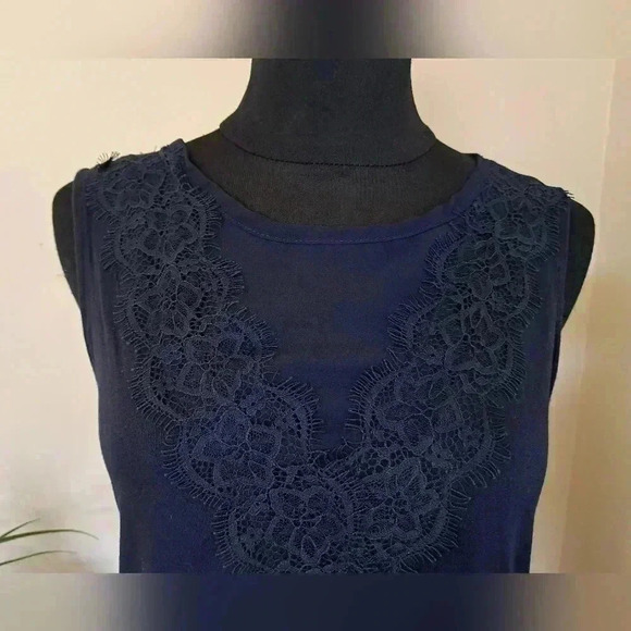 ❤️ Joe Fresh Sleeveless Top Navy Blue Lace  Trim Size Medium Sleeveless - Picture 6 of 8